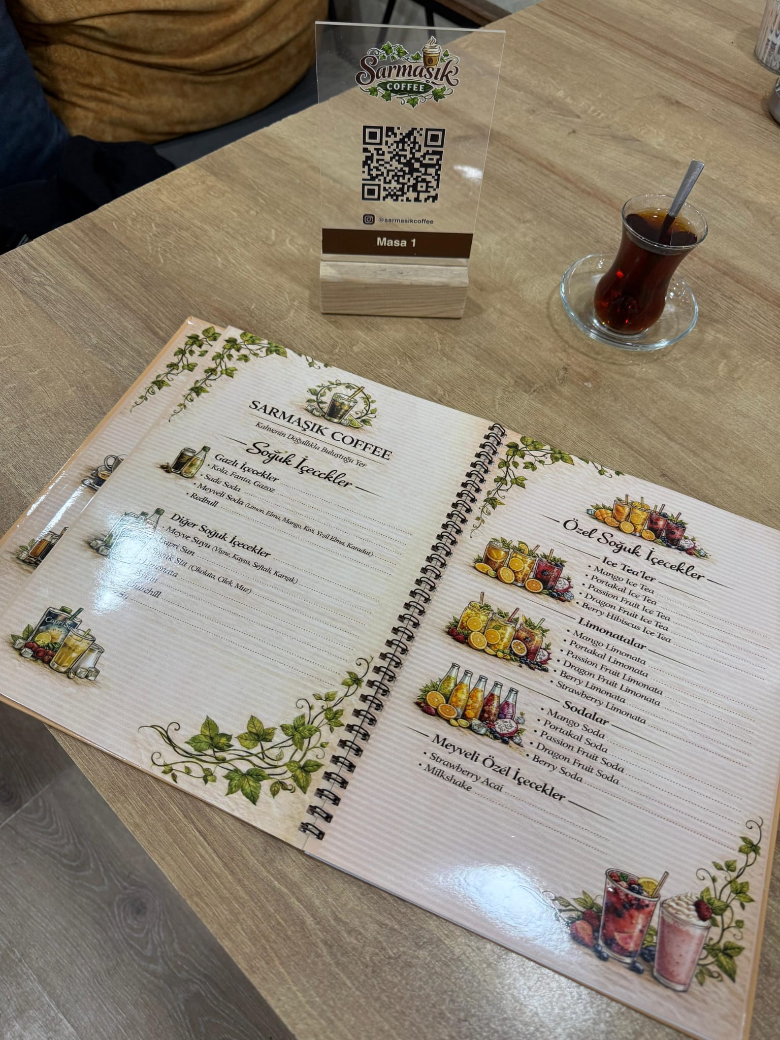 Sarmaşık Coffee menü tasarımı